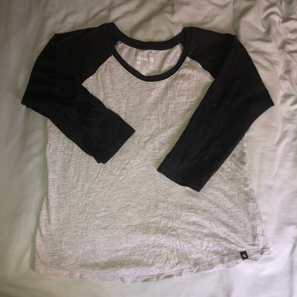 Gray and black t-shirt